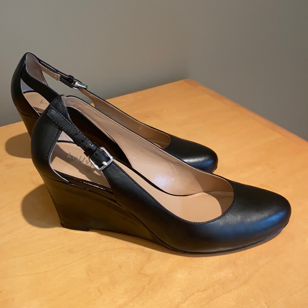 Kelly & Katie wedge heel